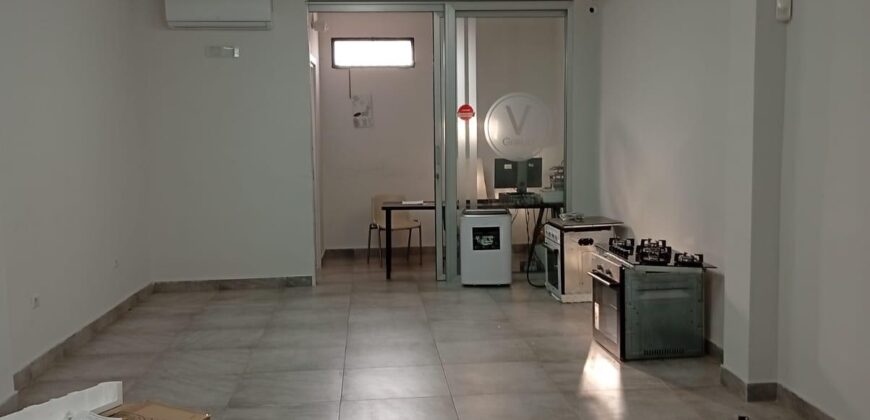 LOCALE COMMERCIALE 125 MQ Lago Patria-Via Lago Patria