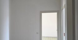 APPARTAMENTO CON TERRAZZO Lago Patria-Centro