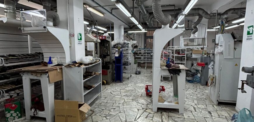 OPIFICIO ARTIGIANALE 700 MQ Arzano-Via Squillace