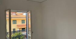 APPARTAMENTO CON TERRAZZO Lago Patria-Centro