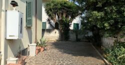 INTERO STABILE CON GIARDINO E GARAGE Lago Patria