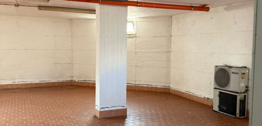 INTERO STABILE CON GIARDINO E GARAGE Lago Patria