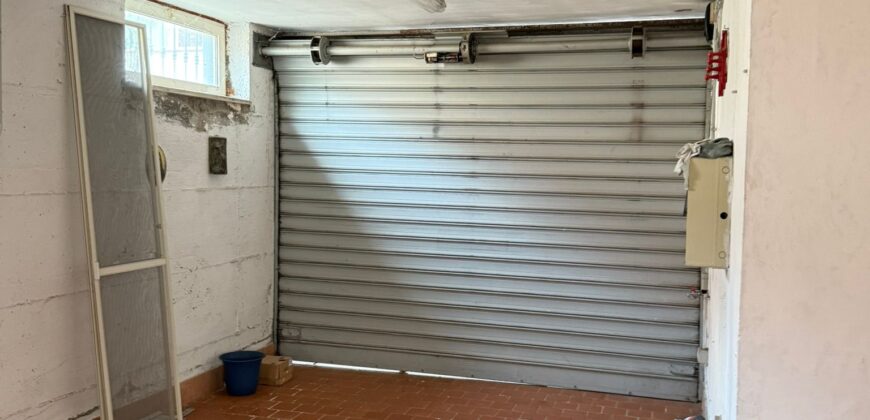 INTERO STABILE CON GIARDINO E GARAGE Lago Patria