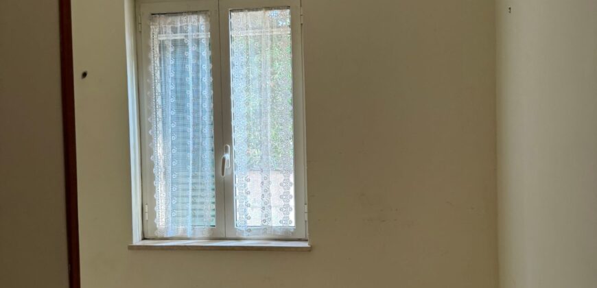 INTERO STABILE CON GIARDINO E GARAGE Lago Patria