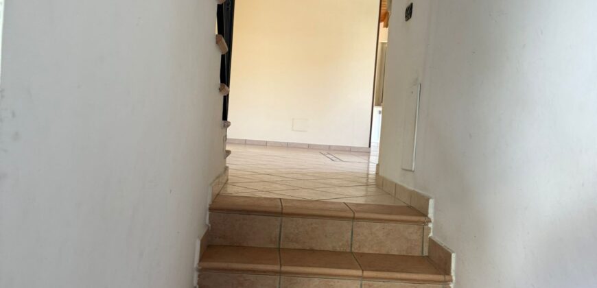 INTERO STABILE CON GIARDINO E GARAGE Lago Patria