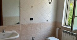INTERO STABILE CON GIARDINO E GARAGE Lago Patria