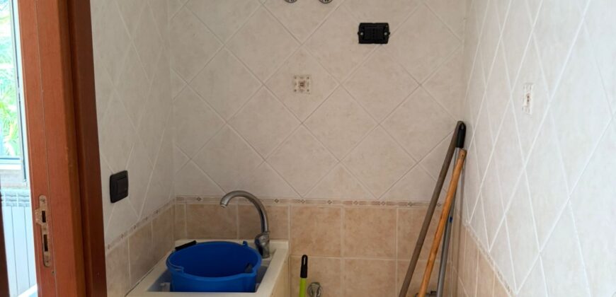 INTERO STABILE CON GIARDINO E GARAGE Lago Patria