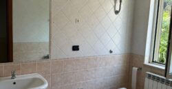 INTERO STABILE CON GIARDINO E GARAGE Lago Patria