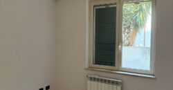 INTERO STABILE CON GIARDINO E GARAGE Lago Patria