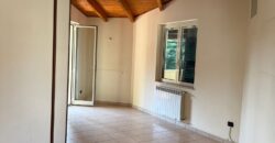 INTERO STABILE CON GIARDINO E GARAGE Lago Patria
