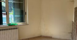INTERO STABILE CON GIARDINO E GARAGE Lago Patria