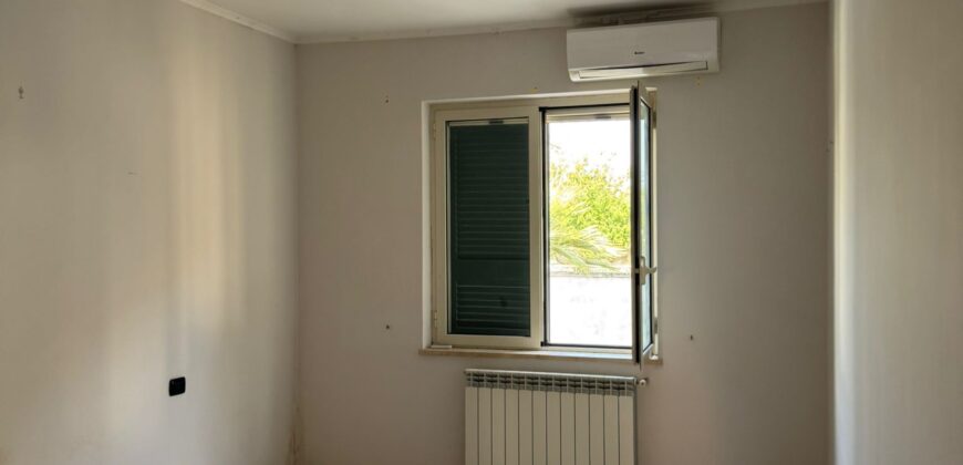 INTERO STABILE CON GIARDINO E GARAGE Lago Patria
