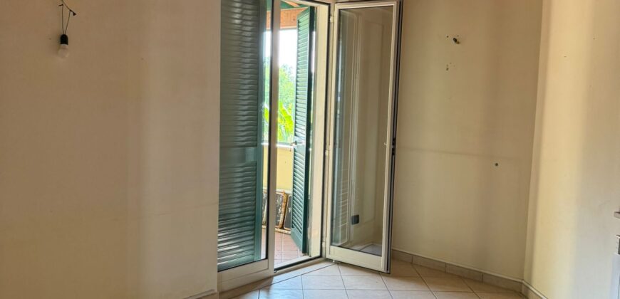 INTERO STABILE CON GIARDINO E GARAGE Lago Patria