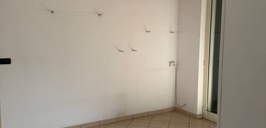 INTERO STABILE CON GIARDINO E GARAGE Lago Patria
