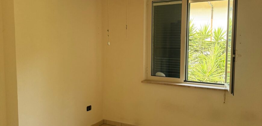 INTERO STABILE CON GIARDINO E GARAGE Lago Patria