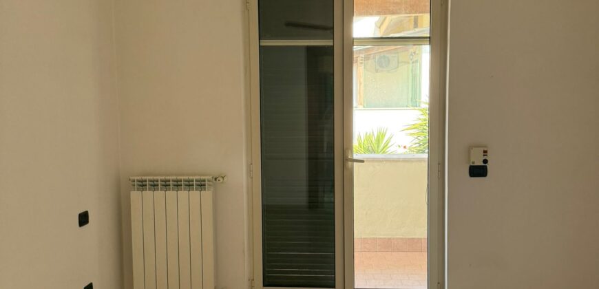 INTERO STABILE CON GIARDINO E GARAGE Lago Patria