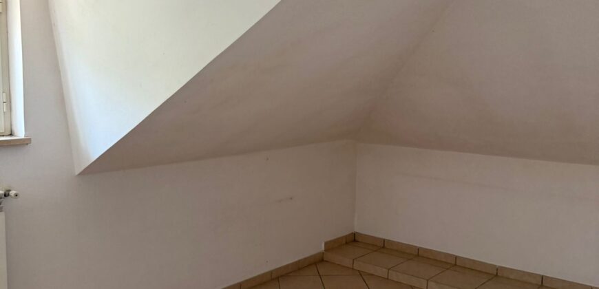 INTERO STABILE CON GIARDINO E GARAGE Lago Patria