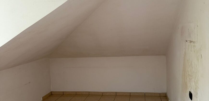 INTERO STABILE CON GIARDINO E GARAGE Lago Patria