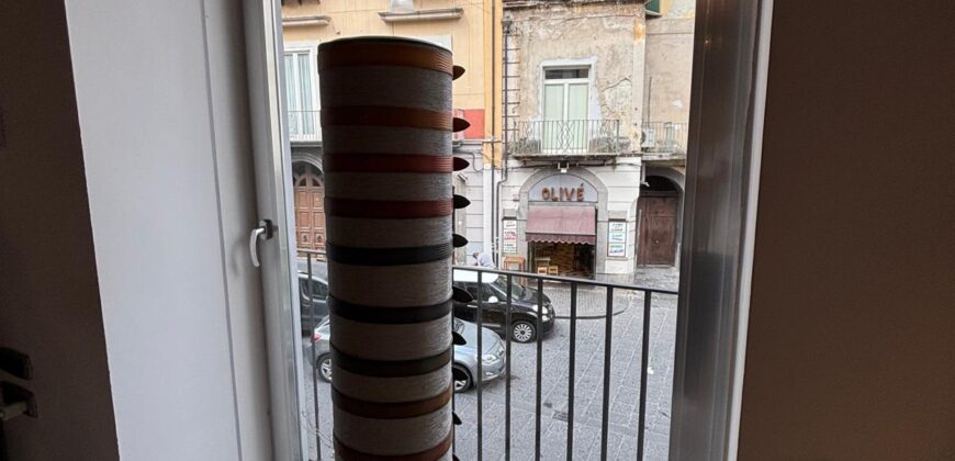 CESSIONE ATTREZZATURE LOCALE Aversa-Via Roma