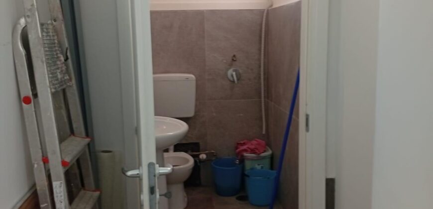 LOCALE COMMERCIALE 125 MQ Lago Patria-Via Lago Patria
