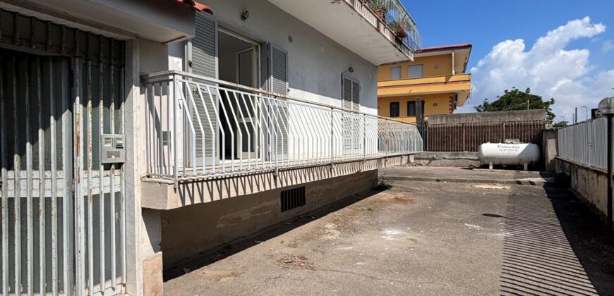 APPARTAMENTO 125 MQ IN PARCO Varcaturo-Via Carrafiello