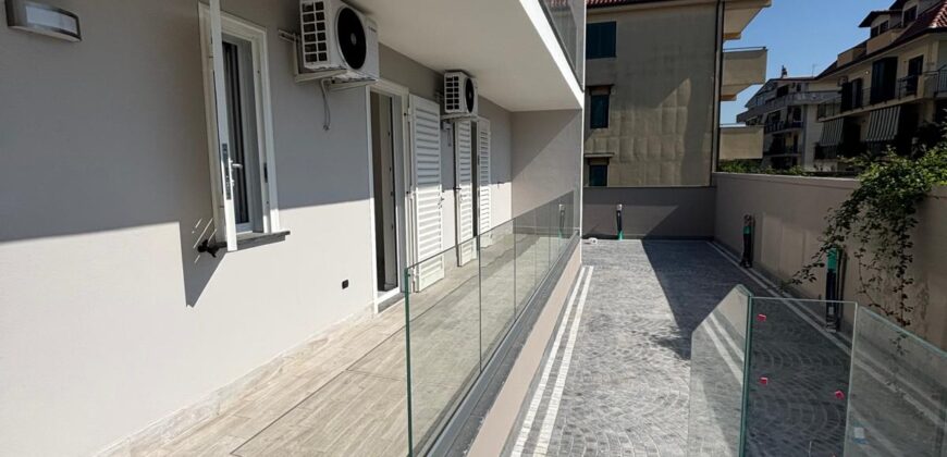 APPARTAMENTO NUOVA COSTRUZIONE CON GIARDINO Giugliano-Via Pier Carponi