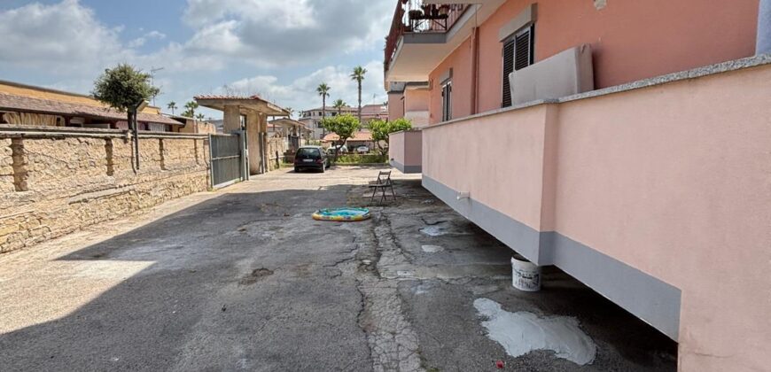 BILOCALE CON POSTO AUTO Lago Patria-Via Orsa Maggiore