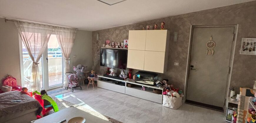 APPARTAMENTO MANSARDATO IN PARCO Lago Patria-Centro