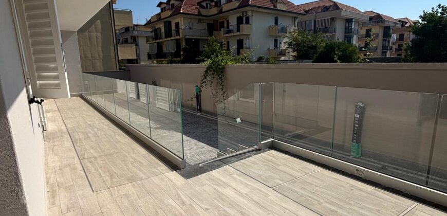 APPARTAMENTO NUOVA COSTRUZIONE CON GIARDINO Giugliano-Via Pier Carponi