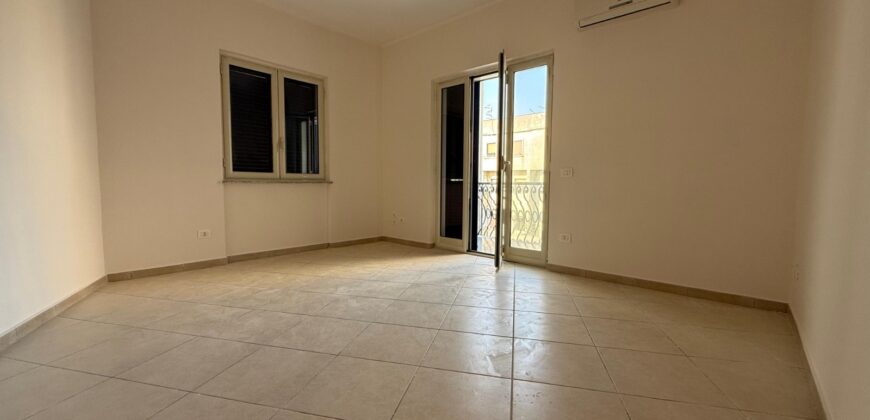 APPARTAMENTO 130 MQ CON TERRAZZO PANORAMICO Lago Patria