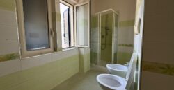 APPARTAMENTO 130 MQ CON TERRAZZO PANORAMICO Lago Patria