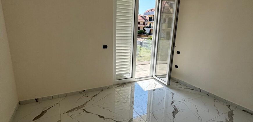APPARTAMENTO NUOVA COSTRUZIONE CON TERRAZZO Giugliano