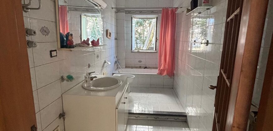APPARTAMENTO 125 MQ IN PARCO Varcaturo-Via Carrafiello