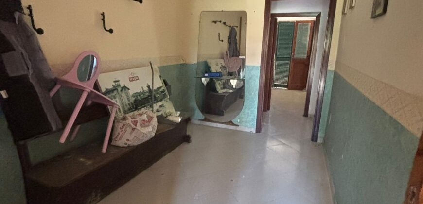 VILLA DIVISA IN DUE APPARTAMENTI Varcaturo