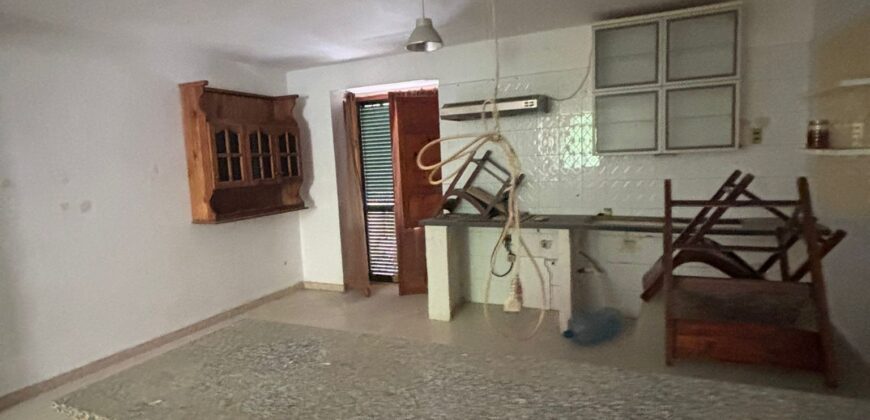 VILLA DIVISA IN DUE APPARTAMENTI Varcaturo