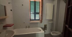 VILLA DIVISA IN DUE APPARTAMENTI Varcaturo
