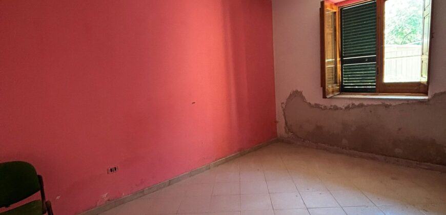 VILLA DIVISA IN DUE APPARTAMENTI Varcaturo