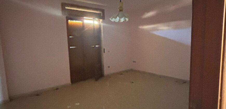 VILLA DIVISA IN DUE APPARTAMENTI Varcaturo