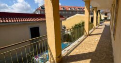VILLA DIVISA IN DUE APPARTAMENTI Varcaturo