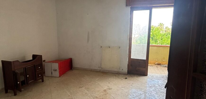 VILLA DIVISA IN DUE APPARTAMENTI Varcaturo