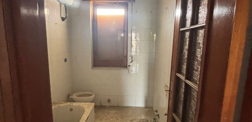 VILLA DIVISA IN DUE APPARTAMENTI Varcaturo