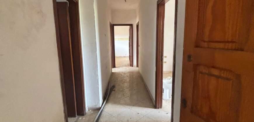 VILLA DIVISA IN DUE APPARTAMENTI Varcaturo