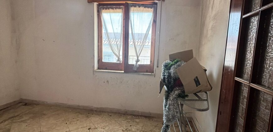 VILLA DIVISA IN DUE APPARTAMENTI Varcaturo