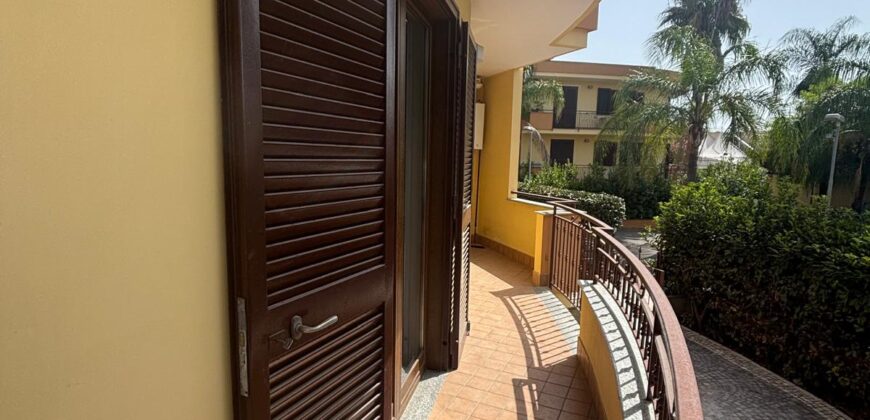 APPARTAMENTO CON GIARDINO IN PARCO Varcaturo