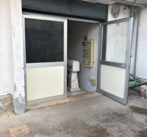 LOCALE COMMERCIALE 65 MQ Varcaturo-Zona Centralissima