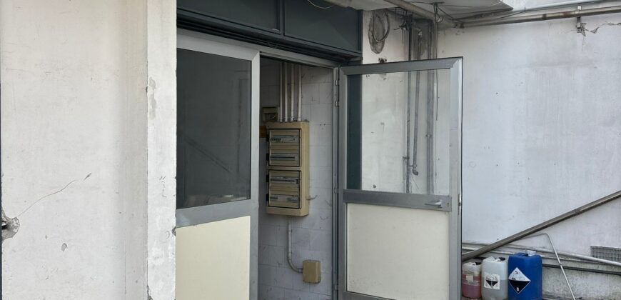 LOCALE COMMERCIALE 65 MQ Varcaturo-Zona Centralissima