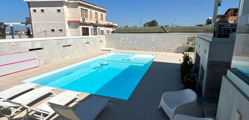 LUSSUOSA VILLA Lago Patria-P.Co Miralago