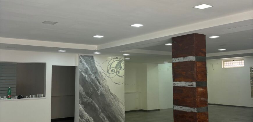 LOCALE COMMERCIALE 350 MQ Varcaturo-Via Ripuaria