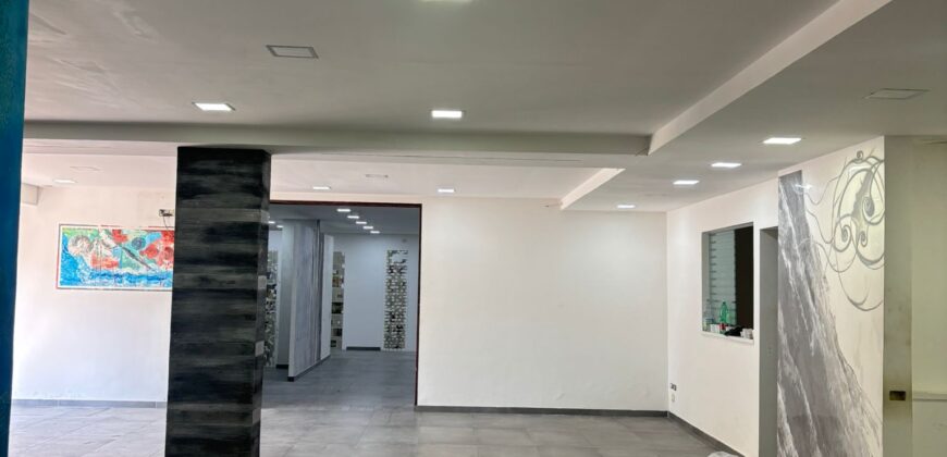 LOCALE COMMERCIALE 350 MQ Varcaturo-Via Ripuaria
