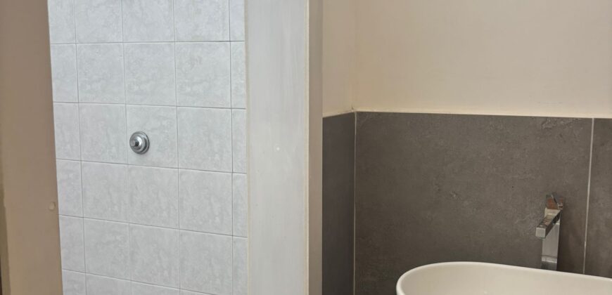 LOCALE COMMERCIALE 350 MQ Varcaturo-Via Ripuaria